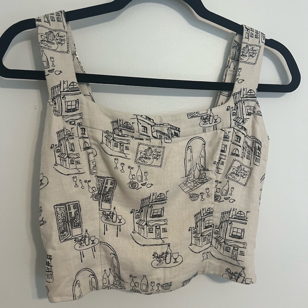 Abercrombie Linen blend crop top, never worn. Adjustable straps.
